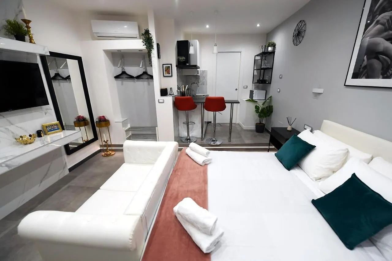 Apartment Easy Holidays - Suite Colosseo Italy